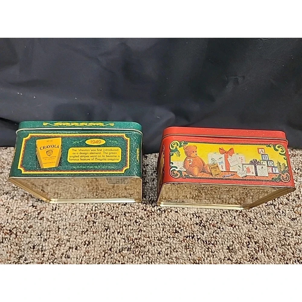 Lot‎ Of 2 Crayola Tins. Vintage 1992 &1993